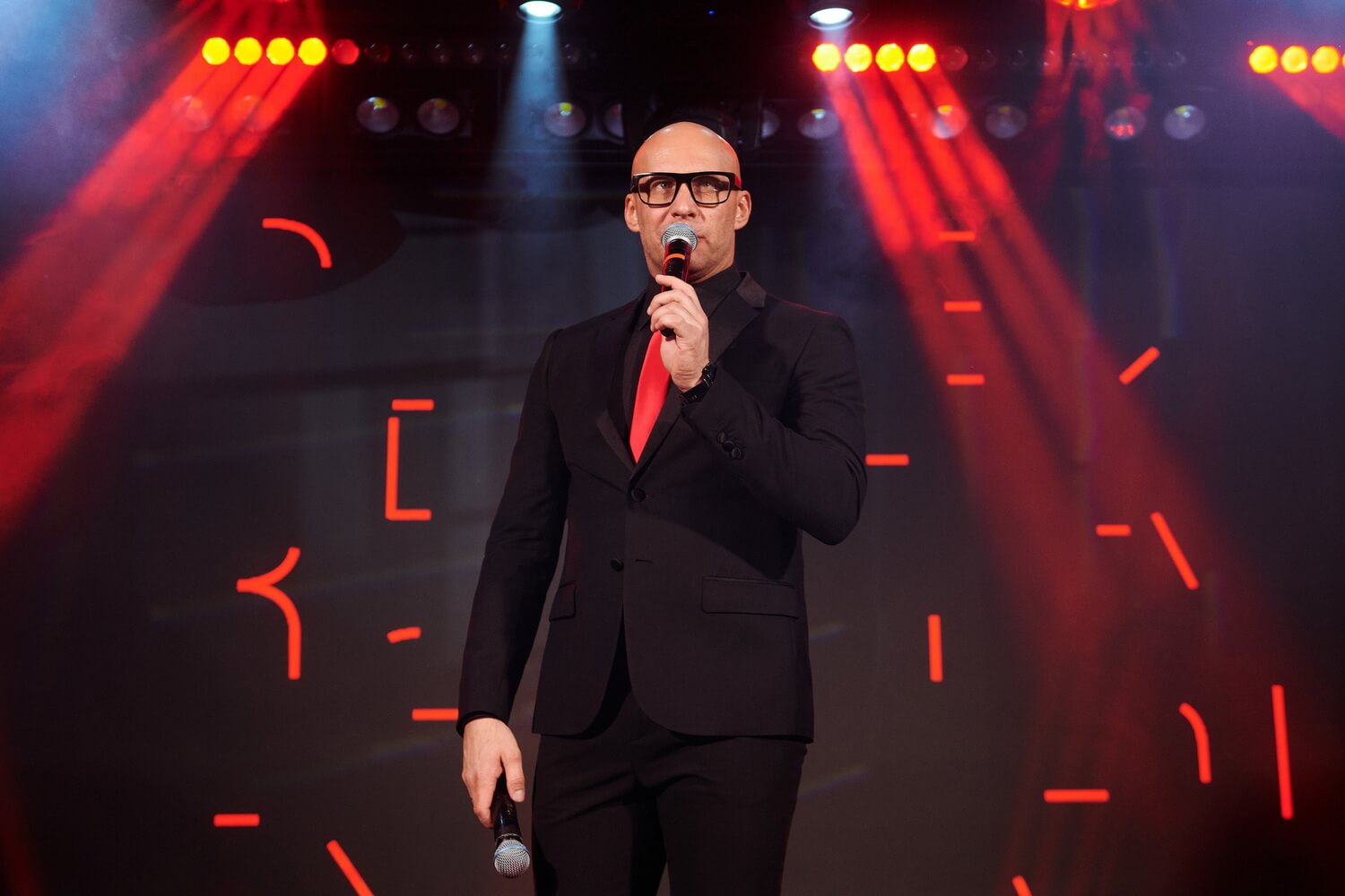 Специальным гостем события станет автомобильный эксперт Александр Морозов. Он лично представит новинку от CHANGAN и расскажет об их ключевых особенностях